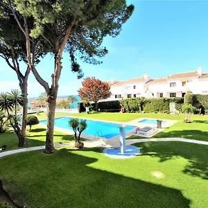 https://los-cisnes-apartments-50m-from-the-beach.es-andalucia.com